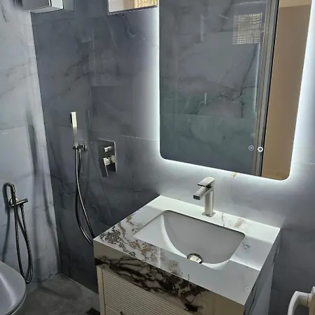 Edi 2in Appartement Tirana